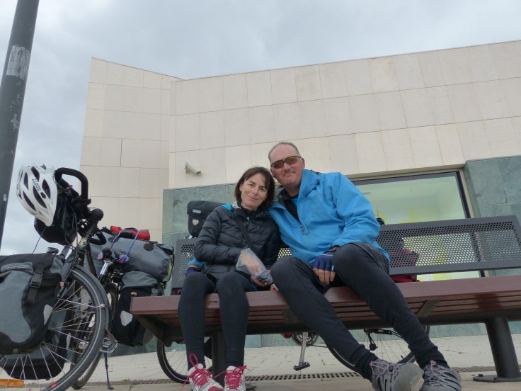 A very quick elevenses, with the wind starting to blow