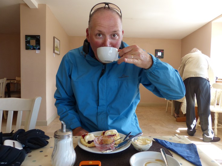 Notice the perfectly positioned pinky finger! 