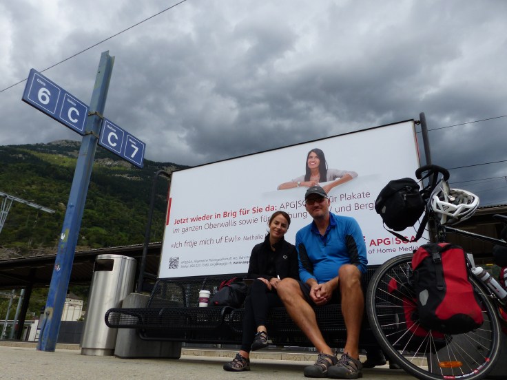 Elevenses, waiting for our connection in Brigge