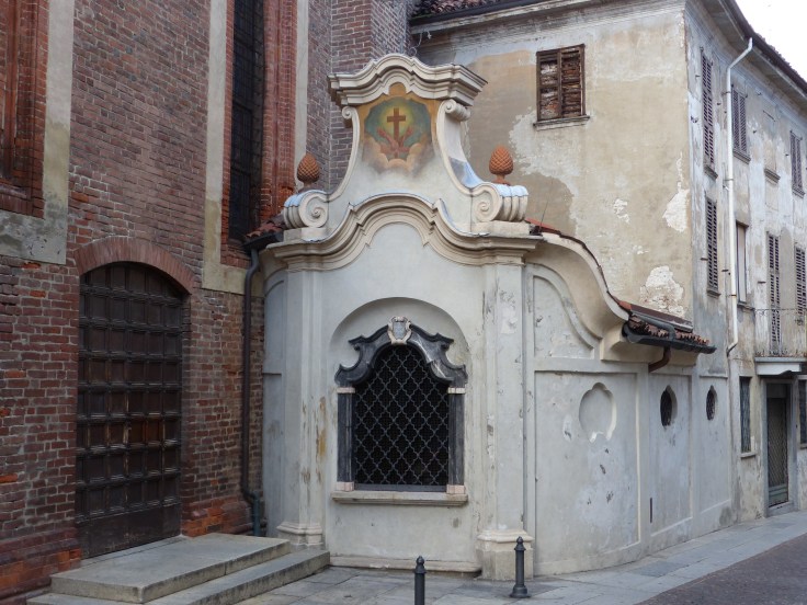 A small baroque chapel. Inside were the skulls of 17th century monks! 