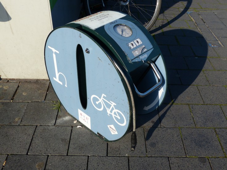 We saw a few of these public bicycle tyre pumps around - a cycle friendly city! 
