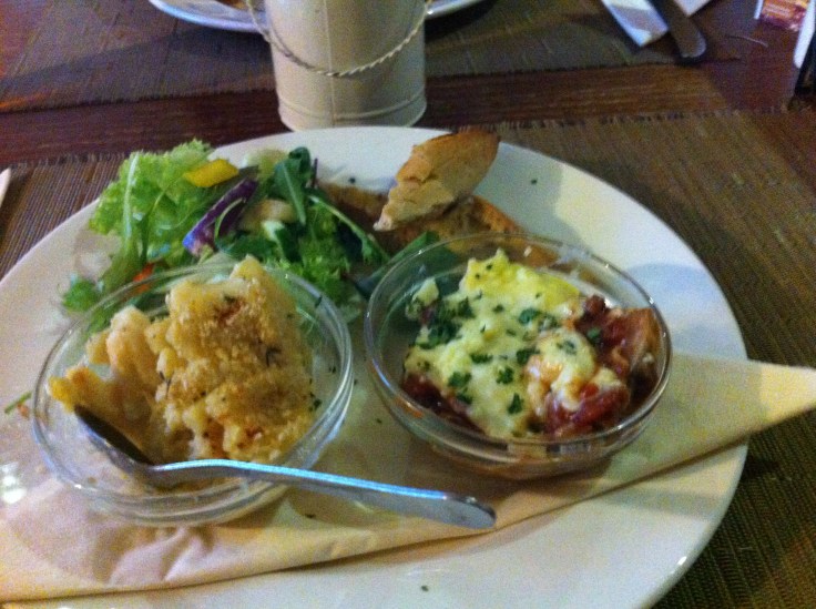 Our lovely little taster plates of mac 'n cheese and lasagne. Tasty!